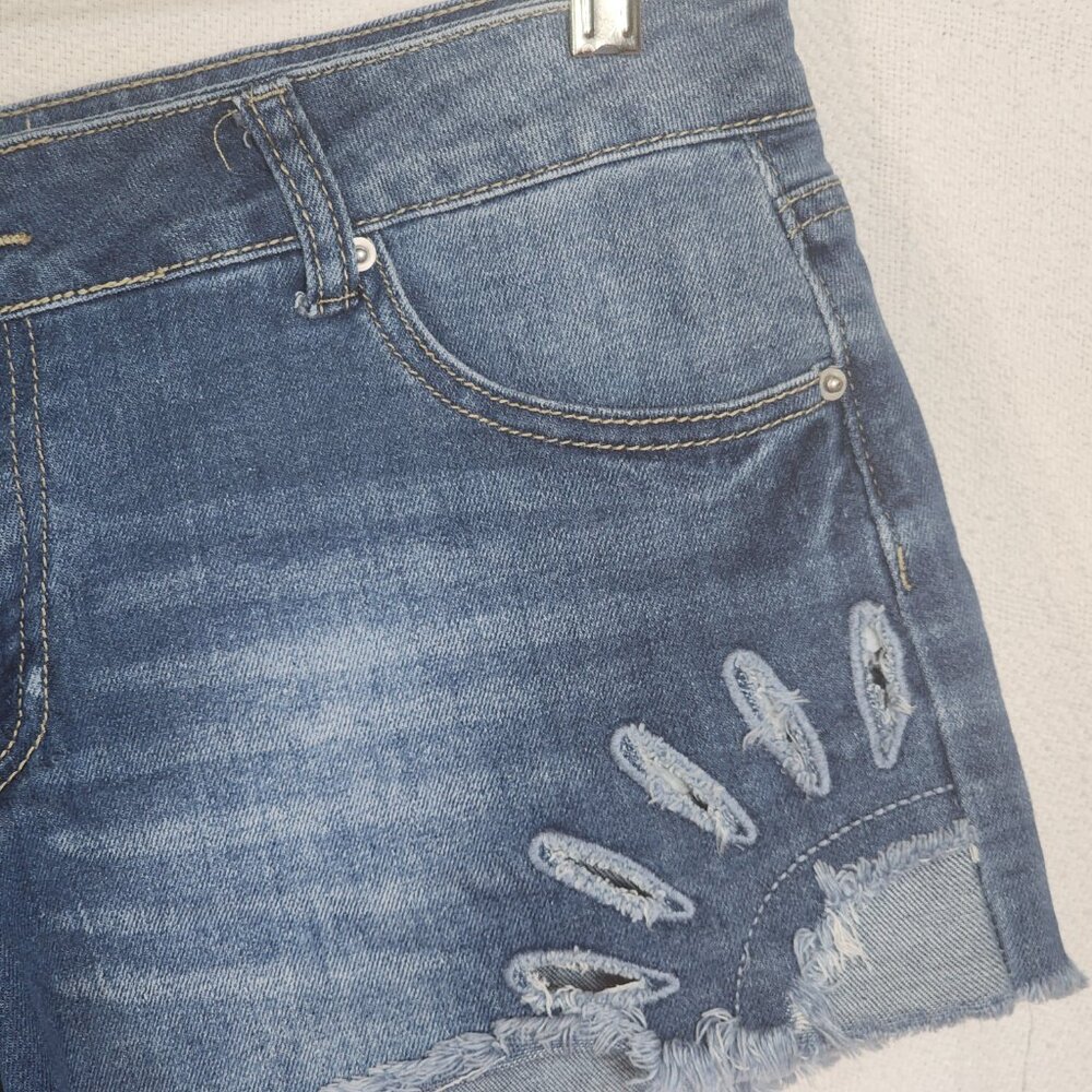 Rue21 Medium Wash Sunshine Cut Out Cotton Poly Viscose Span Cut Off Shorts Sz 12 - Picture 5 of 16